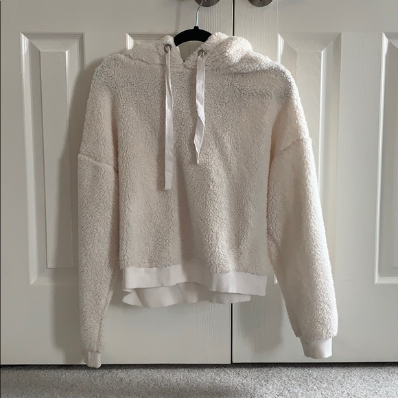 A fluffy pull-over sweatshirt from forever 21 - Picture 1 of 2
